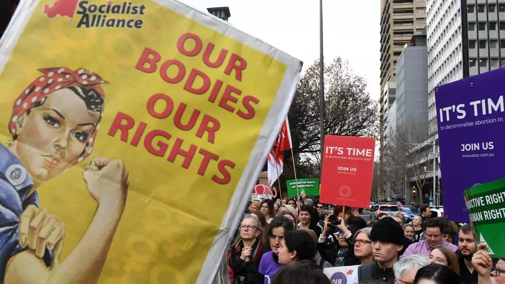 Nueva Zelanda presenta ley para despenalizar el aborto